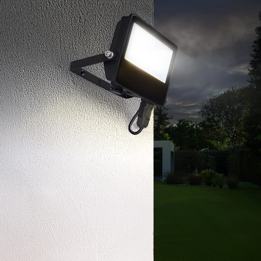 Brede lichtbundel en snelle montage