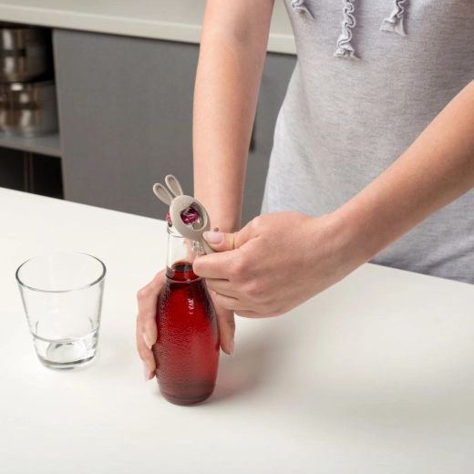 Sturdy stainless steel, secure silicone grip