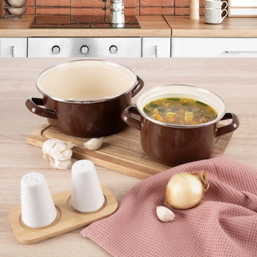 Veelzijdig te gebruiken op alle soorten kookplaten en in de oven