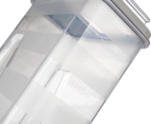 Präzises Abmessen dank Skalen alle 250 ml