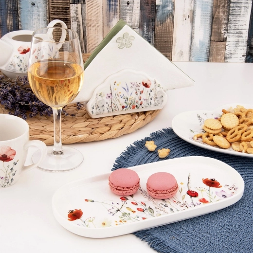 Dimensions pratiques et bords surélevés