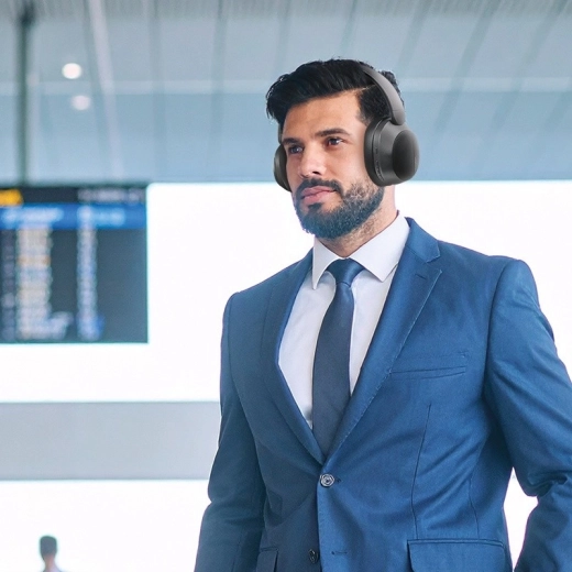 Up to 15 hours of wireless freedom