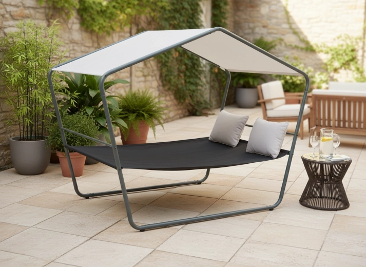 Auvent contre le soleil et la bruine