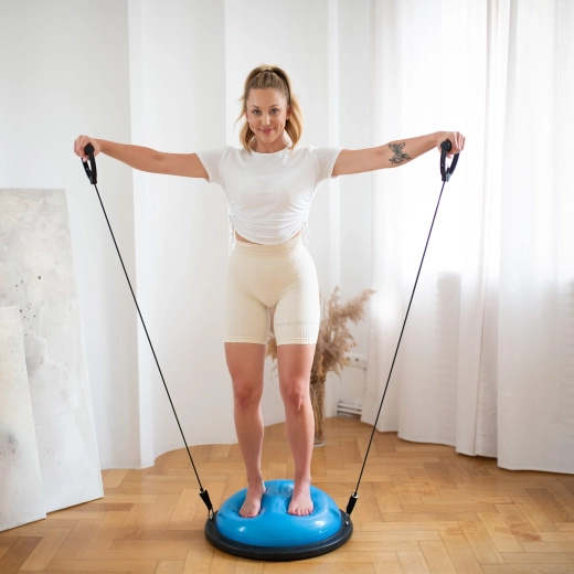 Entraînement du haut du corps avec élastiques