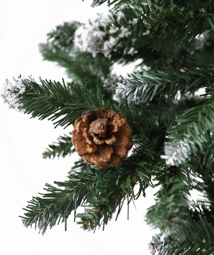 Snow-flocked branches with a diamond effect