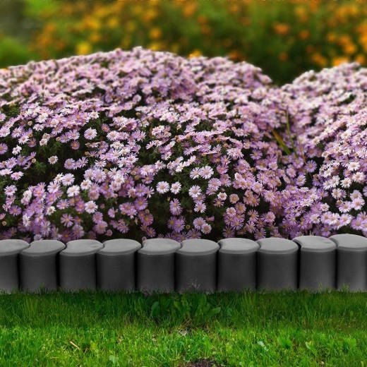 Clean separation of lawn and beds