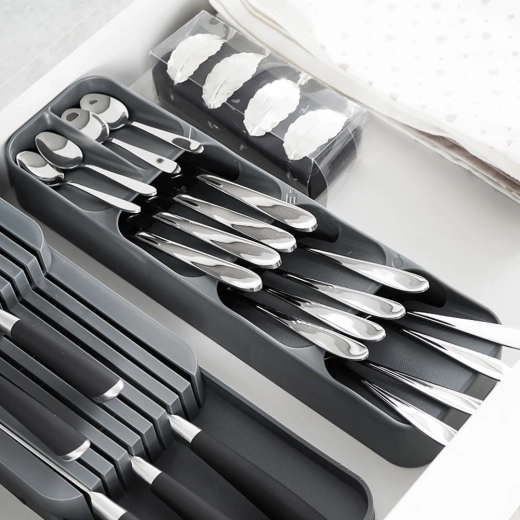 Mehrstufige Organisation von Besteck