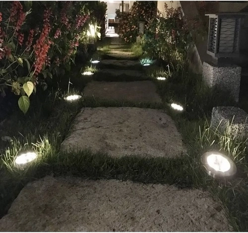Stilvolle Beleuchtung von Gartenwegen