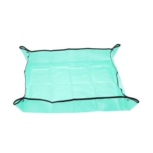 Spacious 100 × 100 cm work area