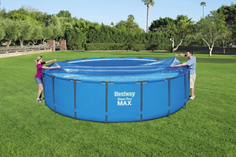 Saubereres Poolwasser