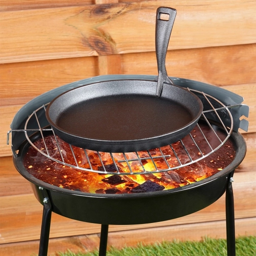 Utilisation polyvalente : cuisinière, four, barbecue et feu