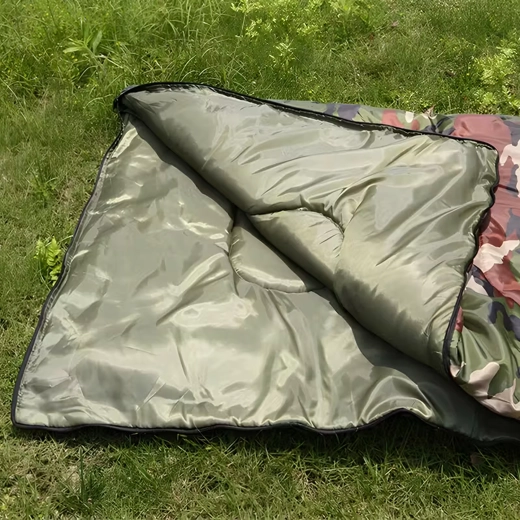 2-in-1: Schlafsack und Decke