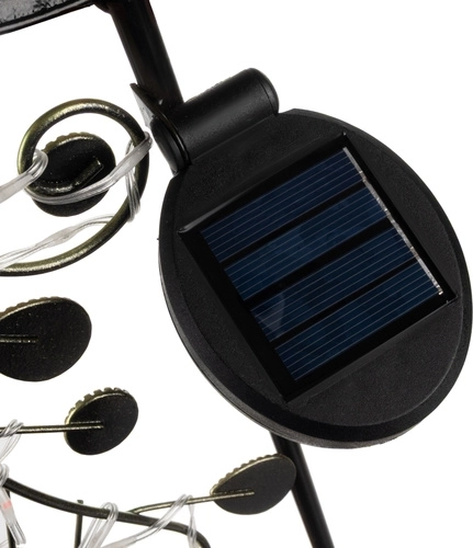 Rotatable solar panel for efficient charging