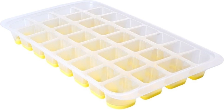 Easy release thanks to flexible bottom