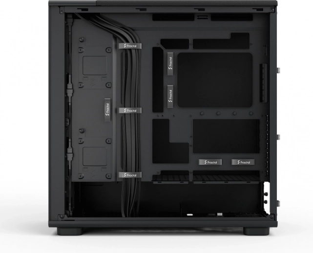 Intérieur spacieux et gestion de câbles exemplaire