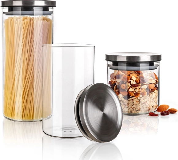 Three sizes for versatile storage