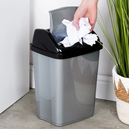 Kanteldeksel voor comfortabel en schoon weggooien