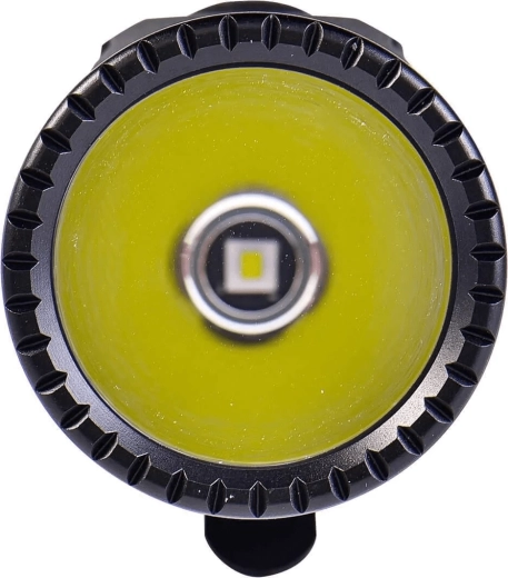 Leistungsstarke OSRAM-LED und Reichweite bis zu 410 m