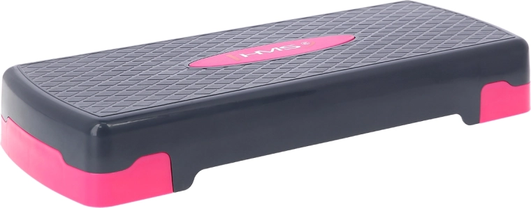Non-slip surface for a secure step