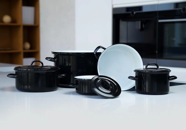 Durable enamel for everyday cooking