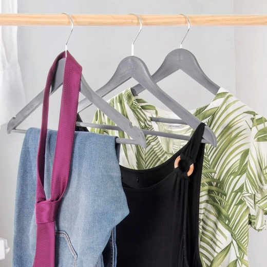 Swivel metal hook for easy hanging