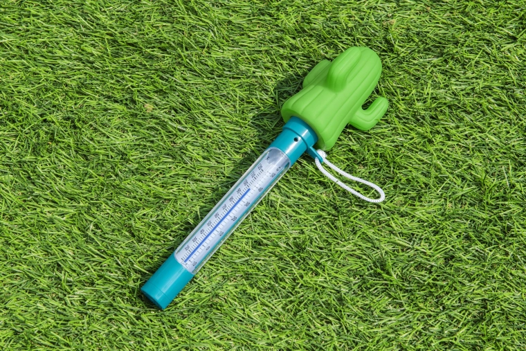Floating pool thermometer in the shape of a cactus
