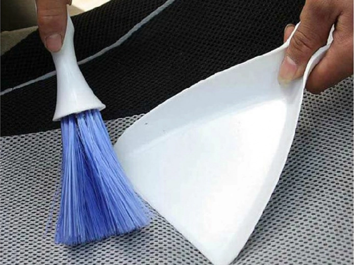 Mini brush and dustpan for desk, keyboard, and car