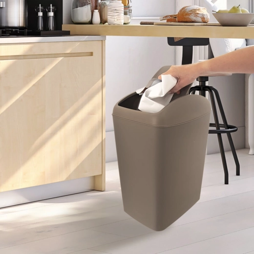 Lightweight plastic (UH) and easy maintenance