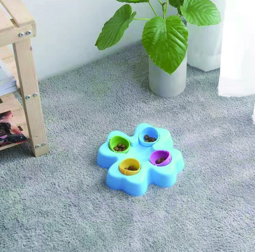 Interaktives Lernspielzeug für Hunde und Katzen mit Leckerli-Fächern 23 × 23 × 8 cm