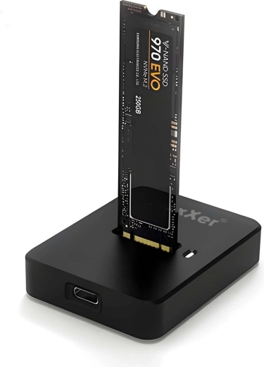 Dockingstation voor M.2 SATA- en NVMe-SSD's met USB-C