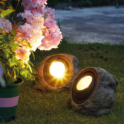 Solair LED-tuinlamp in steenvorm