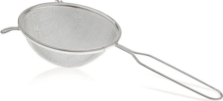 Fine stainless steel strainer 16 cm with handle