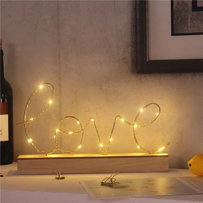 Décoration debout « LOVE » avec éclairage LED