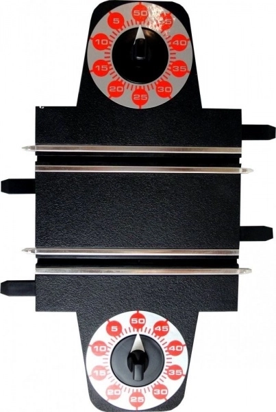 Section with mechanical lap counter for GO!!! slot car tracks