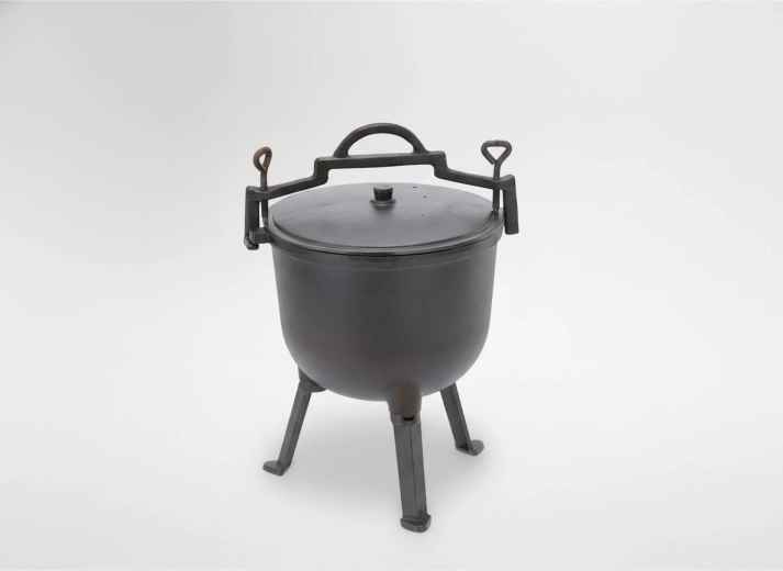 Eiserner Jägerkessel 11 l mit Deckel und Beinen