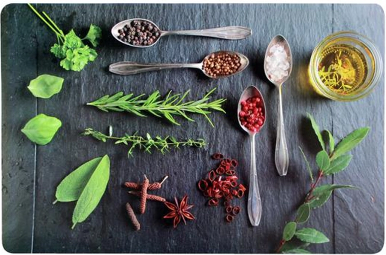 TORO Plastic Placemat with Spoon Motif 44 × 28 cm