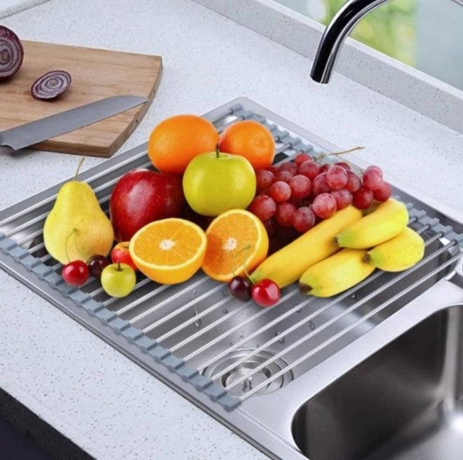 Tapis d'égouttage enroulable gris pour vaisselle et légumes