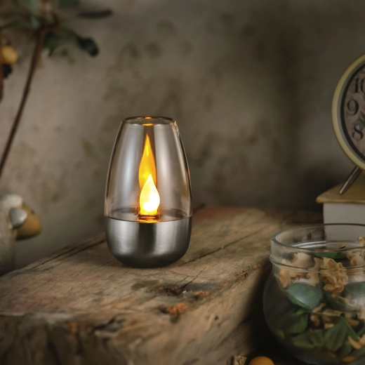Solarlampje op zonne-energie met vlameffect