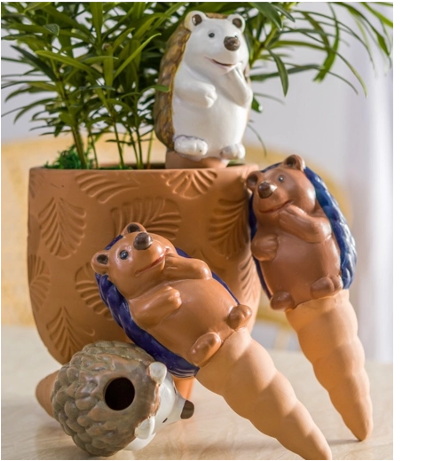 Ceramic self-watering hedgehog for flowerpots 7.8 × 16.5 cm, assorted colors