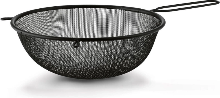 Black Metal Strainer with Handle, 23 cm