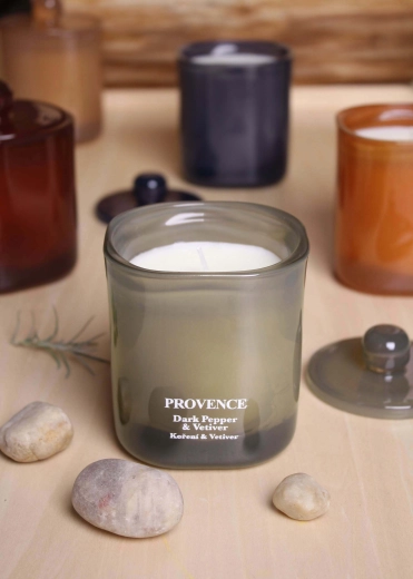 Bougie parfumée en verre Provence poivre et vétiver 25 heures
