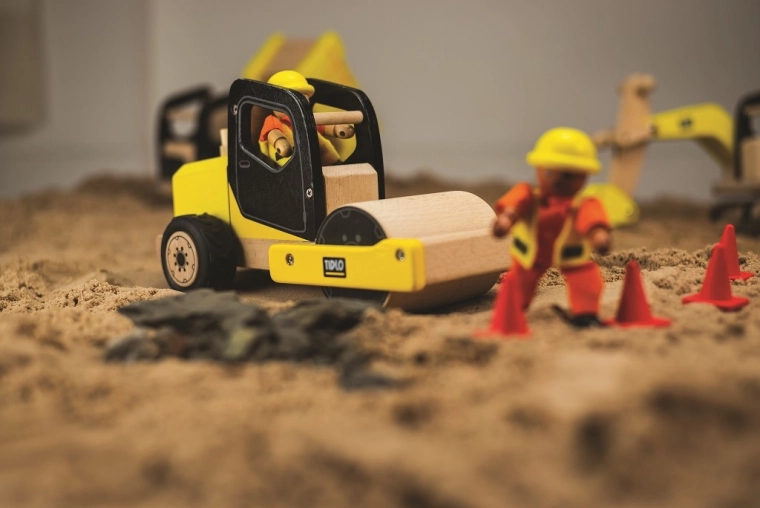 Open-ended creative play without limits