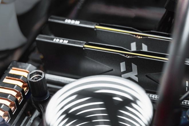 Mémoire IRDM DDR5 32GB (2x16GB) 6400MHz CL32 noire