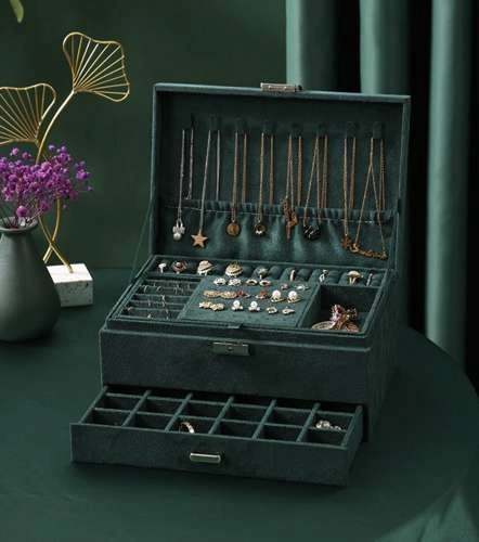 Elegant Green Jewelry Box