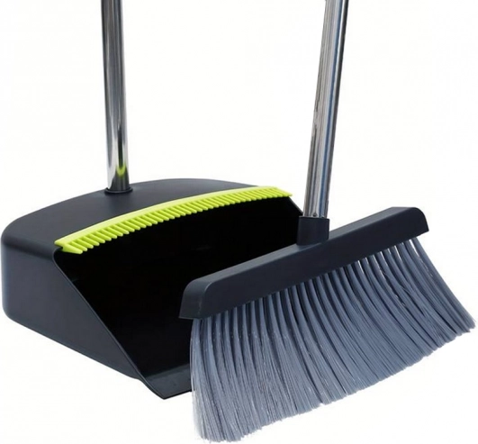 Integrated comb on brush