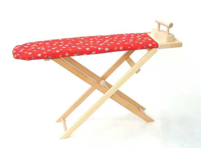 Houten strijkplank met strijkijzer