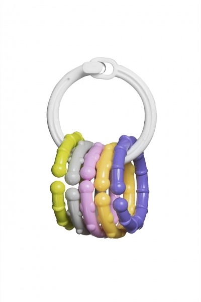 Hochet anneau avec pendentifs multicolores