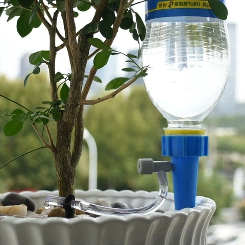 Pflanzenbewässerer für PET-Flaschen – Blau mit Tropfbewässerungshahn