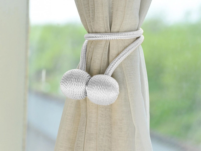Decorative magnetic clips for curtains – White