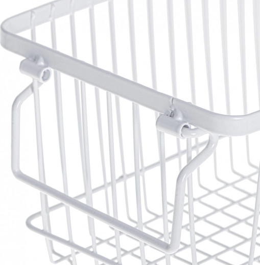 Sturdy metal and easy cleaning